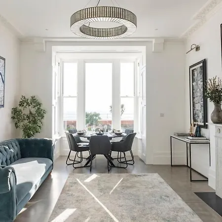 3 Bedroom, 3 Bathroom Large Flat With Sea Views! Hastings Exterior photo