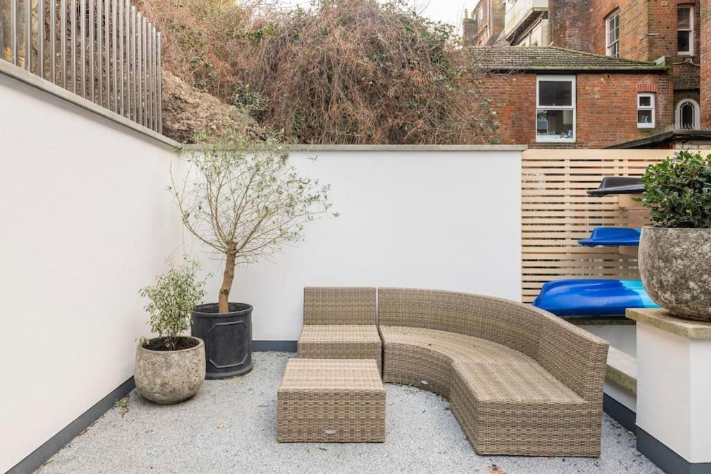 3 Bedroom, 3 Bathroom Large Flat With Sea Views! * Hastings