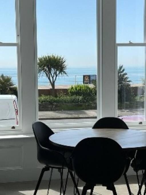 Apartment 3 Bedroom, 3 Bathroom Large Flat With Sea Views! Hastings